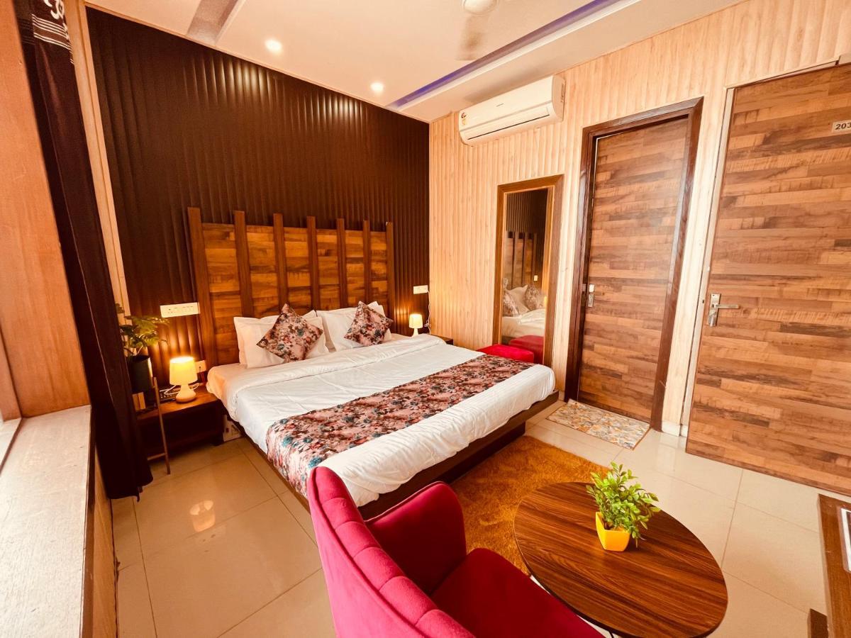 Chandīgarh Hotel Pearl Grand, Zirakpur - Top Rated & Most Awarded Property In Tricity מראה חיצוני תמונה