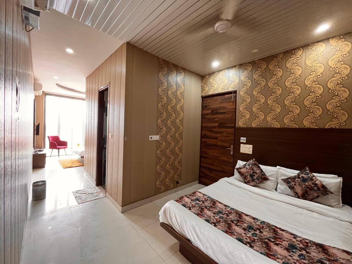 Chandīgarh Hotel Pearl Grand, Zirakpur - Top Rated & Most Awarded Property In Tricity מראה חיצוני תמונה