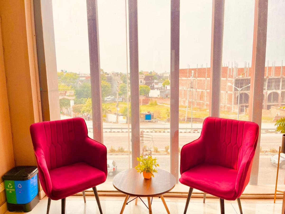 Chandīgarh Hotel Pearl Grand, Zirakpur - Top Rated & Most Awarded Property In Tricity מראה חיצוני תמונה